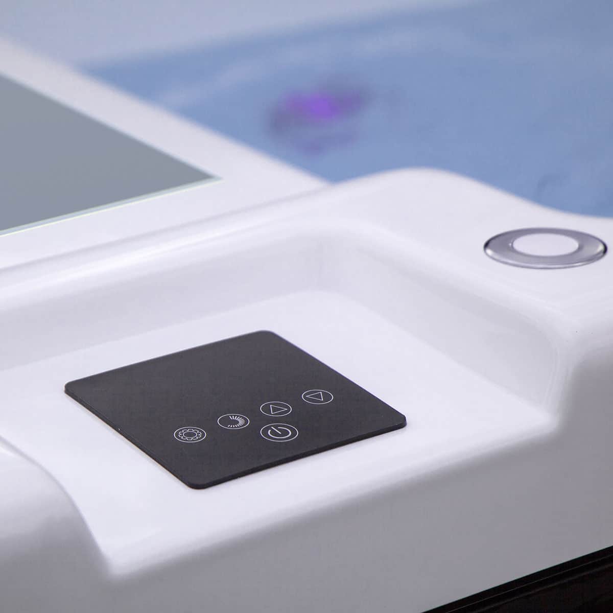 wellis Iceland cold plunge tub computer