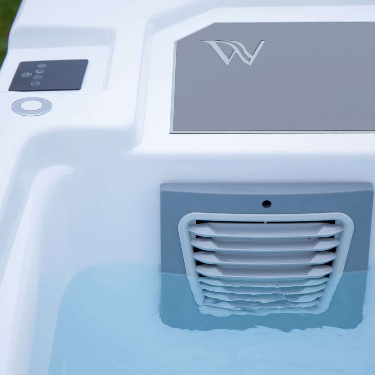 wellis Iceland cold plunge tub filterhouse