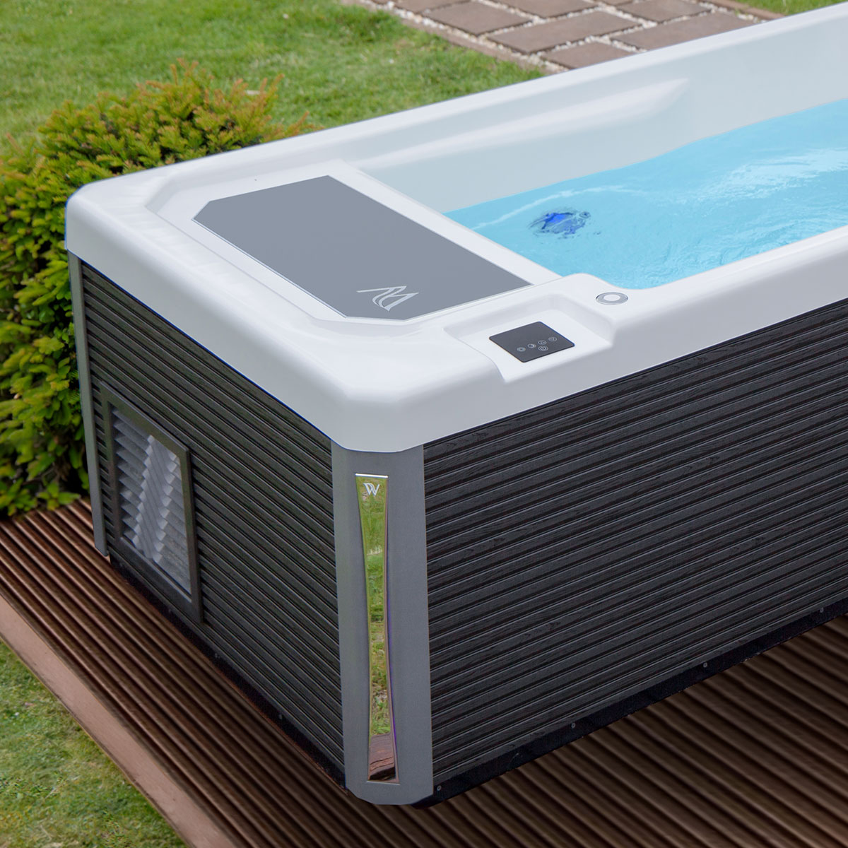 wellis Iceland cold plunge tub sideview 2